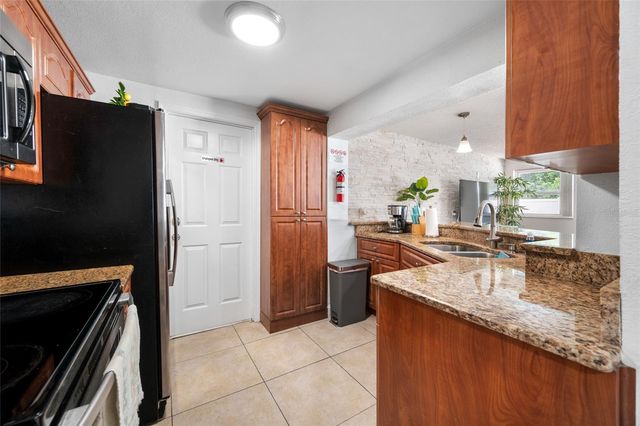 8339 DRYCREEK DRIVE, Tampa, FL 33615