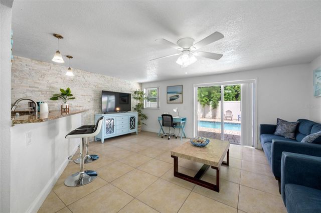 8339 DRYCREEK DRIVE, Tampa, FL 33615
