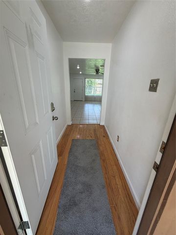 9911 Cardinal Street, La Porte, TX 77571