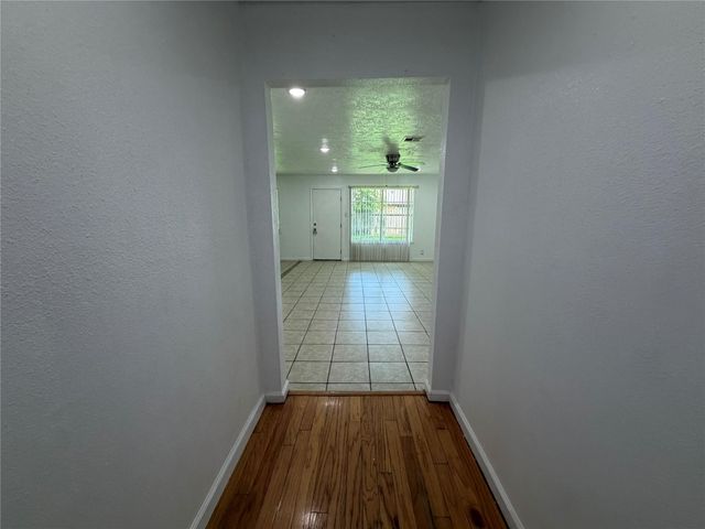 9911 Cardinal Street, La Porte, TX 77571