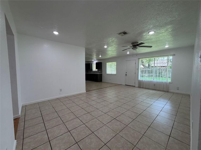 9911 Cardinal Street, La Porte, TX 77571
