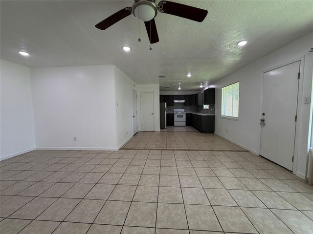 9911 Cardinal Street, La Porte, TX 77571
