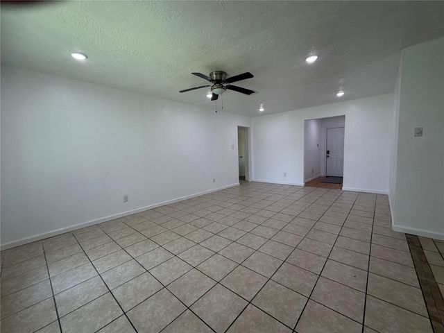 9911 Cardinal Street, La Porte, TX 77571
