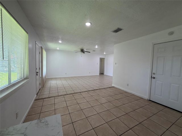 9911 Cardinal Street, La Porte, TX 77571