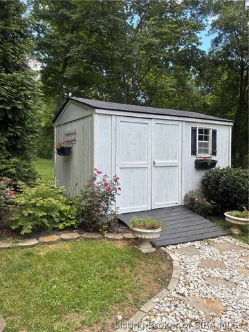 7108 Salem Noble Road, Charlestown, IN 47111