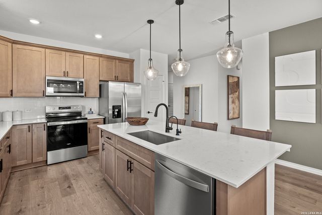 535 NIGHTINGALE AVENUE, Marion, TX 78124
