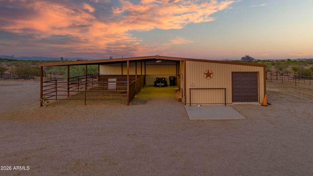 51921 N 461 Avenue, Wickenburg, AZ 85390