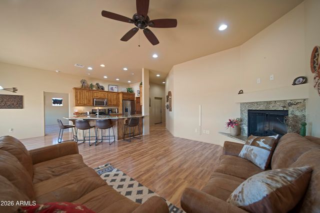 51921 N 461 Avenue, Wickenburg, AZ 85390