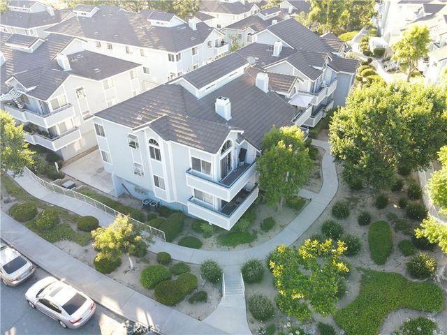26808 Claudette Street 330, Canyon Country, CA 91351
