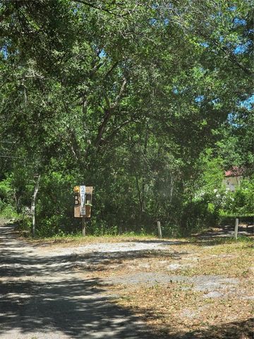 27137 MILLER ROAD, Dade City, FL 33525