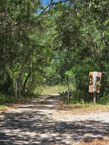 27137 MILLER ROAD, Dade City, FL 33525