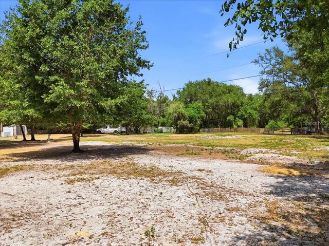 27137 MILLER ROAD, Dade City, FL 33525