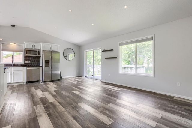 6032 Upper 51st Street N, Oakdale, MN 55128