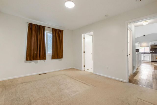 6032 Upper 51st Street N, Oakdale, MN 55128