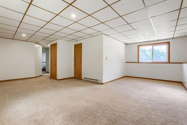 6032 Upper 51st Street N, Oakdale, MN 55128