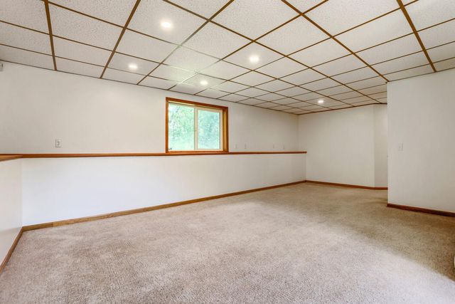6032 Upper 51st Street N, Oakdale, MN 55128
