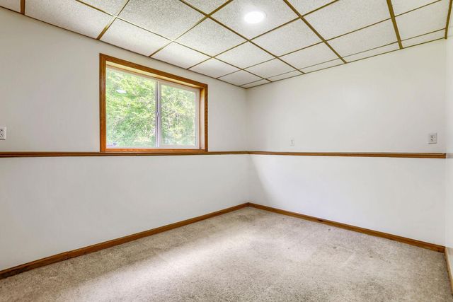 6032 Upper 51st Street N, Oakdale, MN 55128