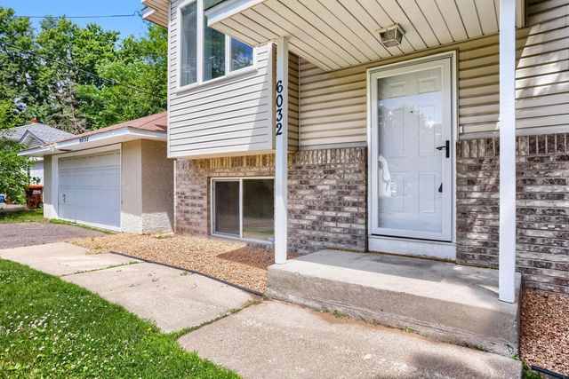 6032 Upper 51st Street N, Oakdale, MN 55128