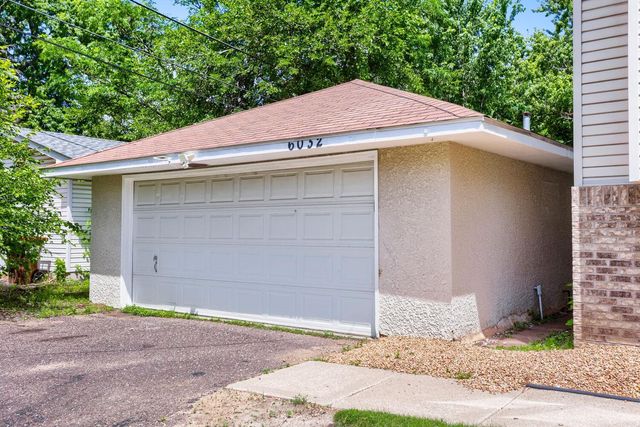 6032 Upper 51st Street N, Oakdale, MN 55128