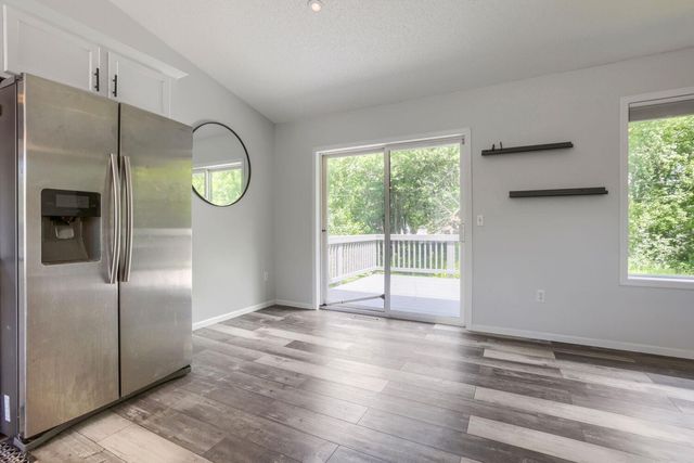6032 Upper 51st Street N, Oakdale, MN 55128