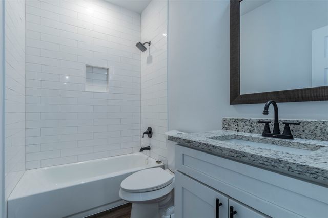 120 Red Bird Lane, Mabank, TX 75156