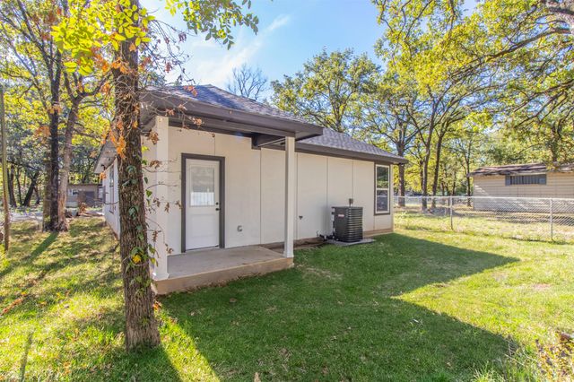 120 Red Bird Lane, Mabank, TX 75156