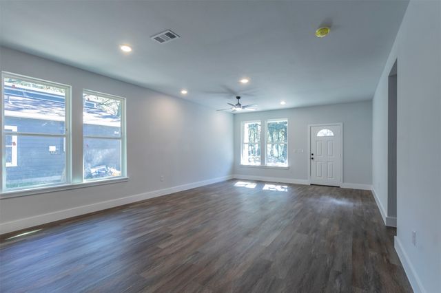 120 Red Bird Lane, Mabank, TX 75156