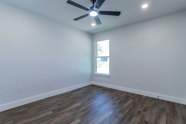 120 Red Bird Lane, Mabank, TX 75156