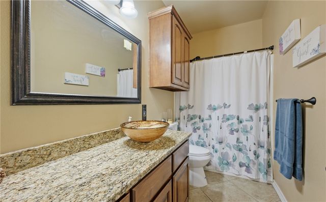 7513 E Lake Dr, Corpus Christi, TX 78414