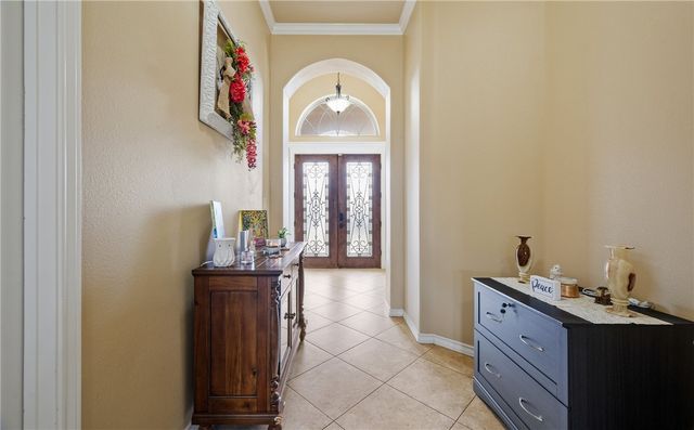 7513 E Lake Dr, Corpus Christi, TX 78414