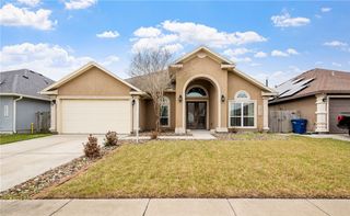 7513 E Lake Dr, Corpus Christi, TX 78414