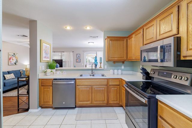 102 Whitewing WAY, Georgetown, TX 78633