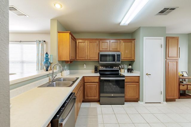 102 Whitewing WAY, Georgetown, TX 78633