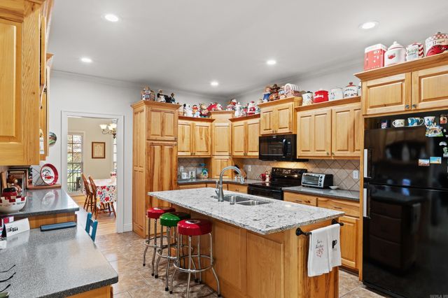 82 Northlake Circle, Conway, AR 72032