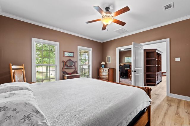 82 Northlake Circle, Conway, AR 72032
