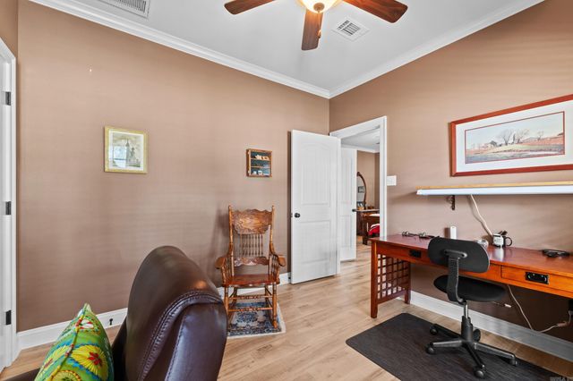 82 Northlake Circle, Conway, AR 72032