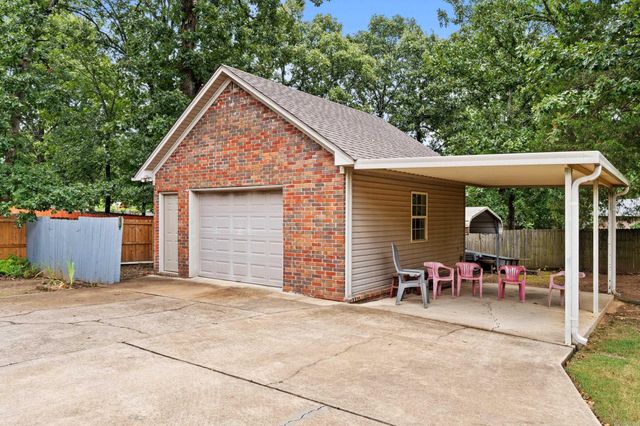 82 Northlake Circle, Conway, AR 72032