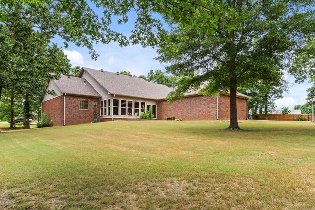 82 Northlake Circle, Conway, AR 72032