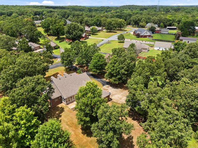 82 Northlake Circle, Conway, AR 72032
