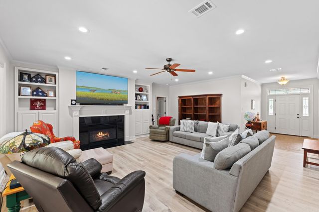 82 Northlake Circle, Conway, AR 72032