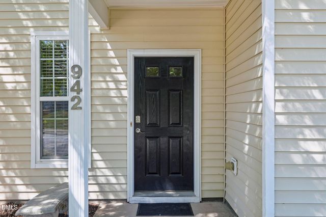 942 Shining Wire Way, Morrisville, NC 27560