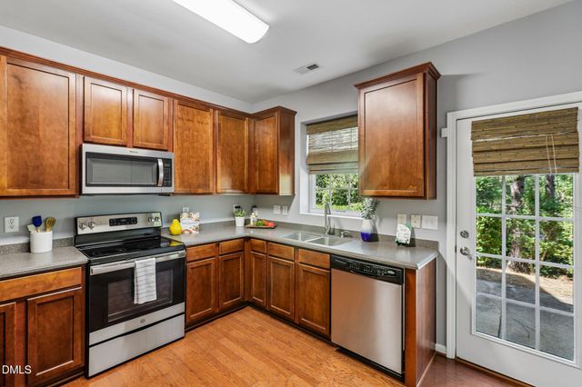 942 Shining Wire Way, Morrisville, NC 27560