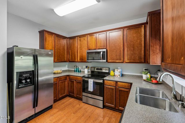 942 Shining Wire Way, Morrisville, NC 27560