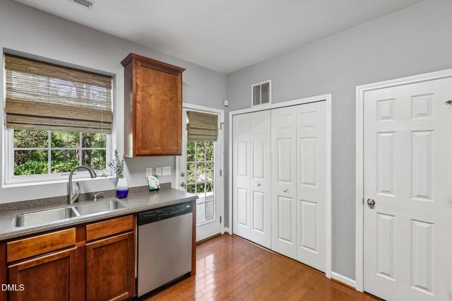 942 Shining Wire Way, Morrisville, NC 27560