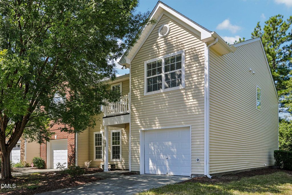 942 Shining Wire Way, Morrisville, NC 27560