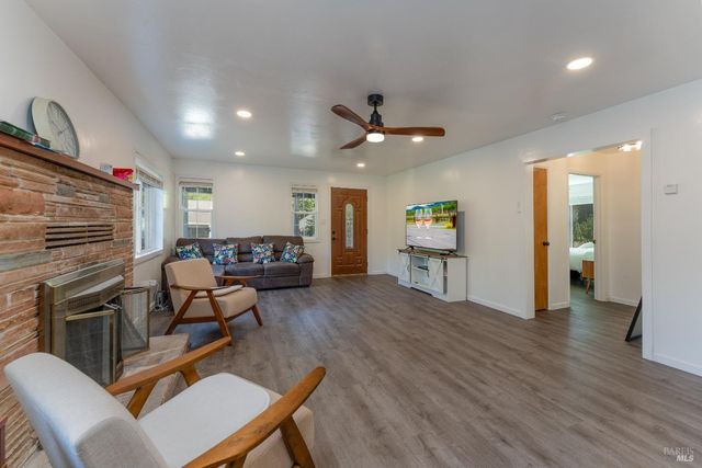 13240 S Highway 101, Hopland, CA 95449