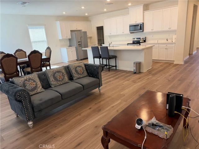 7616 Nectarsweet Drive, Riverside, CA 92507