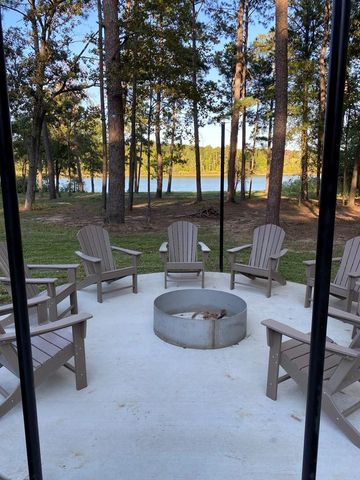 106 Joan Street, Zavalla, TX 75980