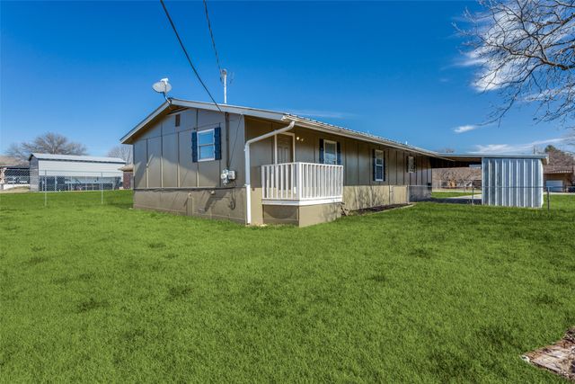 401 Ashwood Street, Azle, TX 76020