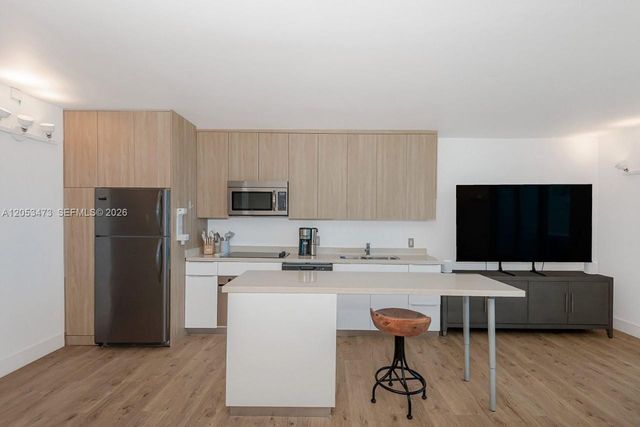 2301 Collins Avenue 541, Miami Beach, FL 33139
